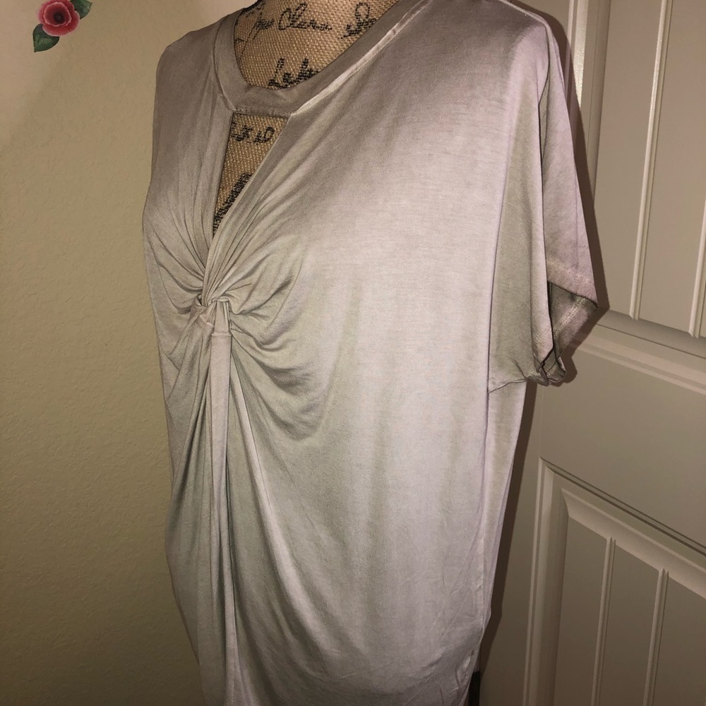 Umgee Cream/Tan Mineral Wash Top with Keyhole Front Size Small